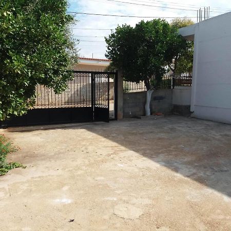 Apartment Bushi Ксамил Екстериор снимка