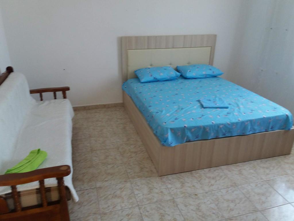 Apartment Bushi Ксамил Екстериор снимка