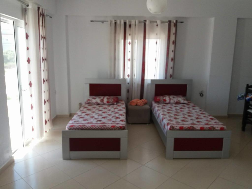 Apartment Bushi Ксамил Екстериор снимка