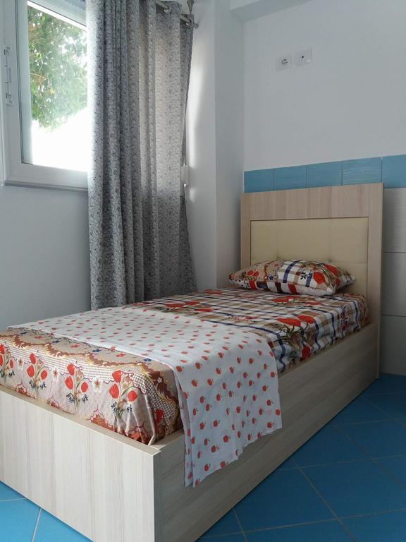 Apartment Bushi Ксамил Екстериор снимка