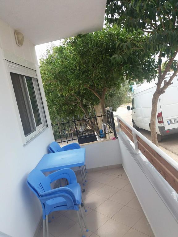 Apartment Bushi Ксамил Екстериор снимка