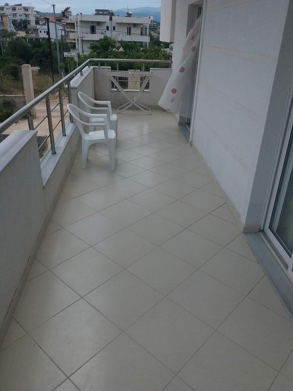 Apartment Bushi Ксамил Екстериор снимка