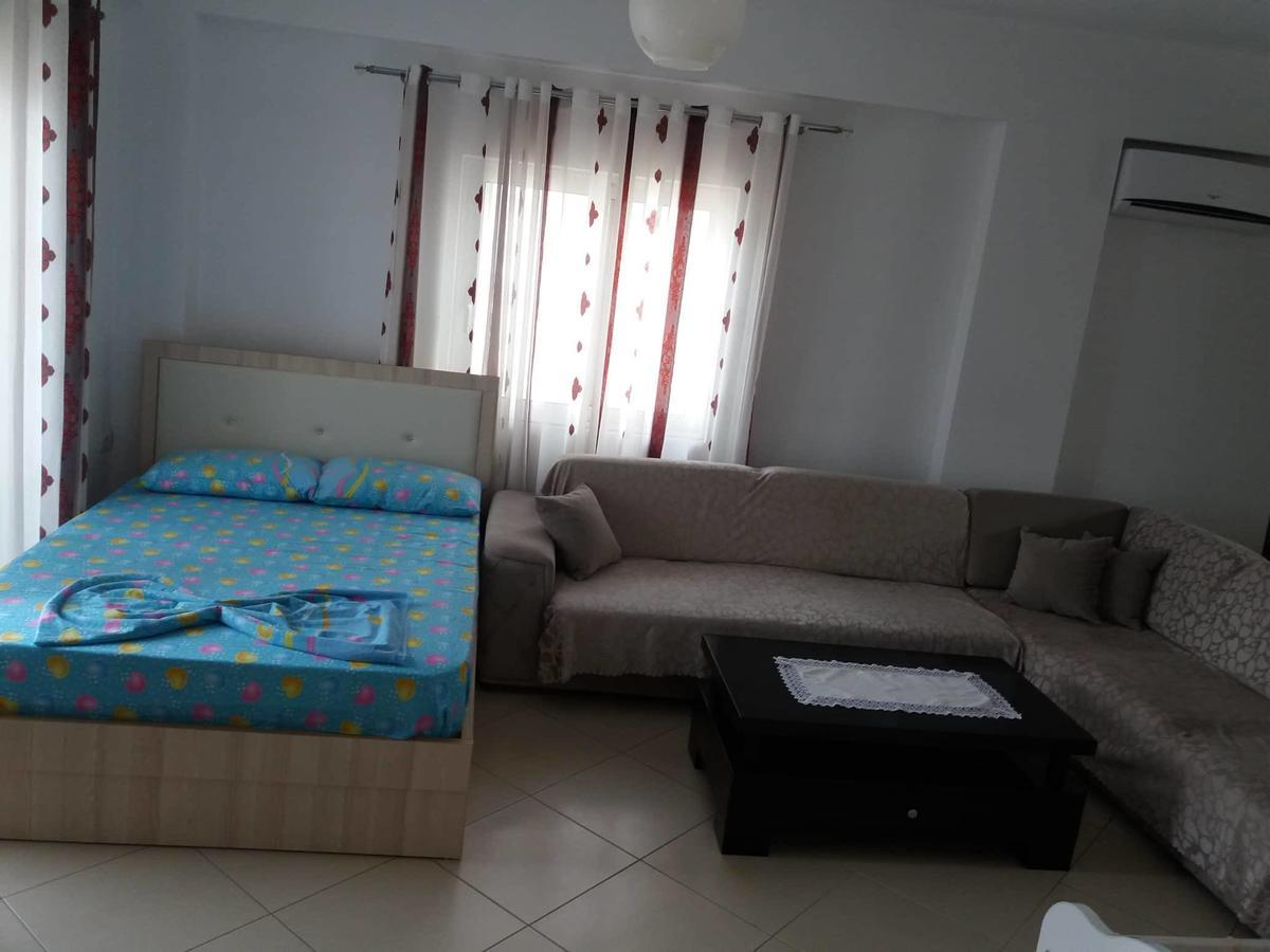 Apartment Bushi Ксамил Екстериор снимка
