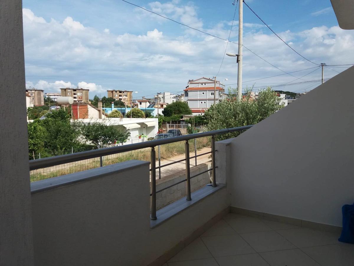 Apartment Bushi Ксамил Екстериор снимка