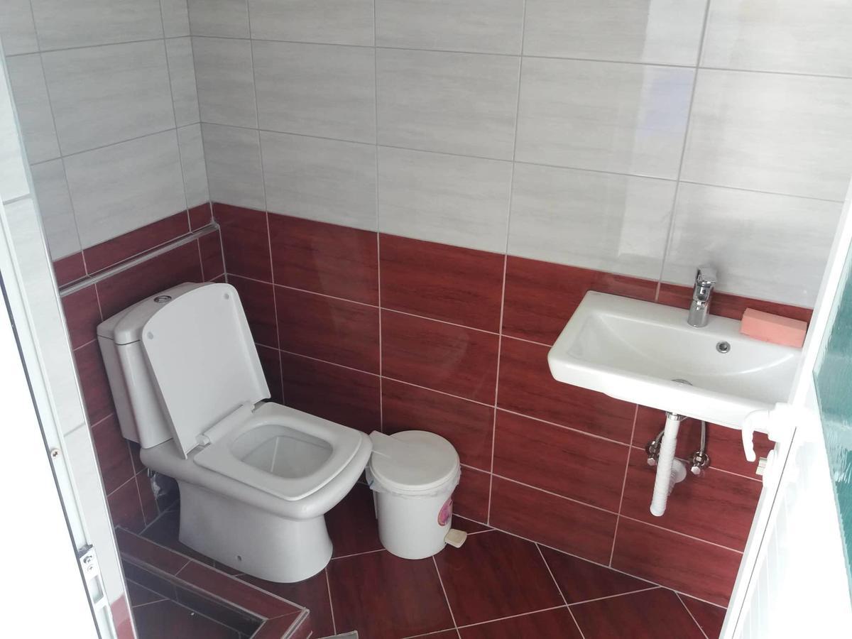 Apartment Bushi Ксамил Екстериор снимка